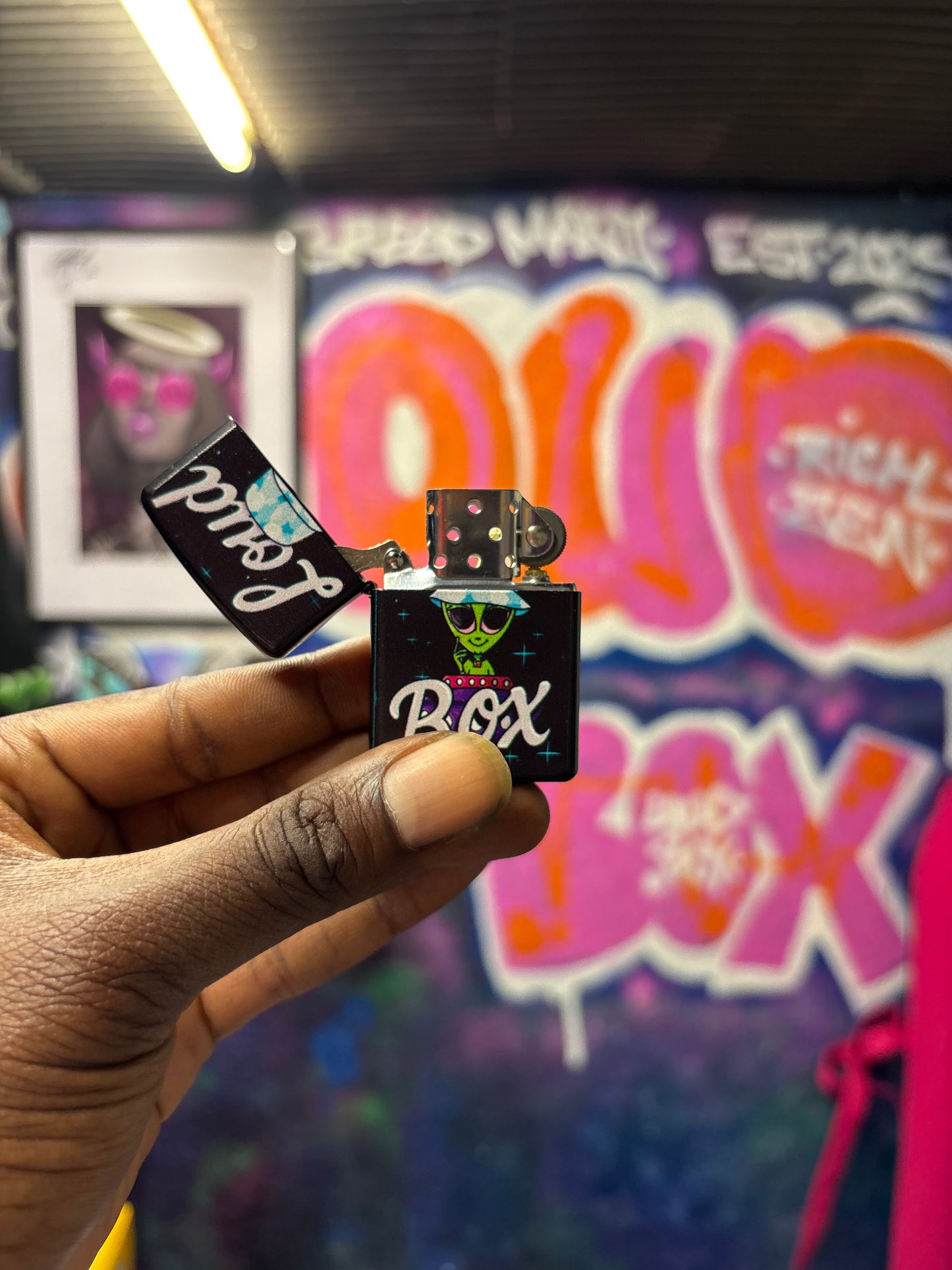 LoudBox alien Star Zippo Styled Lighter