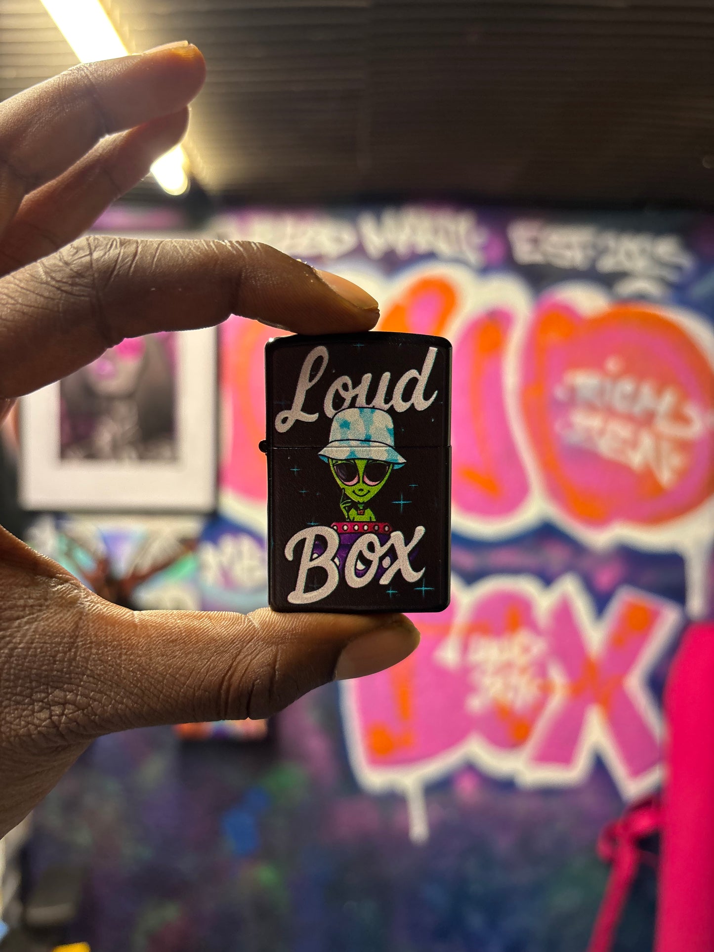 LoudBox alien Star Zippo Styled Lighter